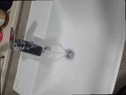 오산 수청동 하수구막힘 배관 내부 상태를 점검하고 원인 구간을 확인하는 작업 장면
